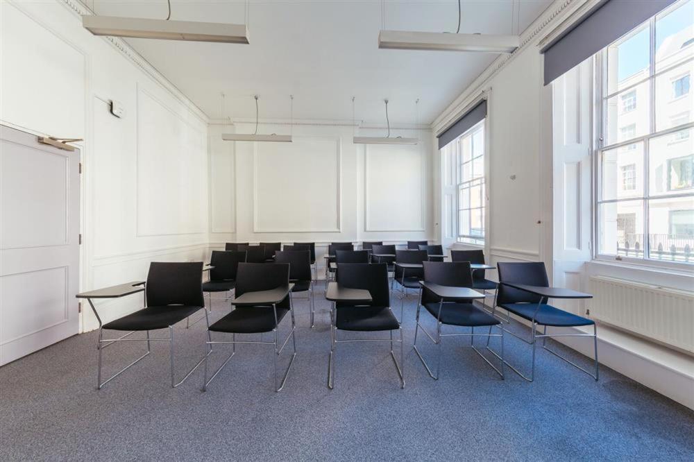 לונדון John Adams Hall מראה חיצוני תמונה